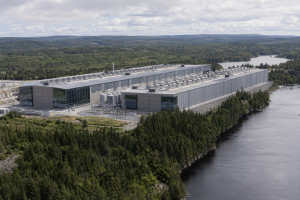 Podatkovni centri, AI in okolje: kako digitalna infrastruktura spreminja pravila igre v Mainu in po svetu